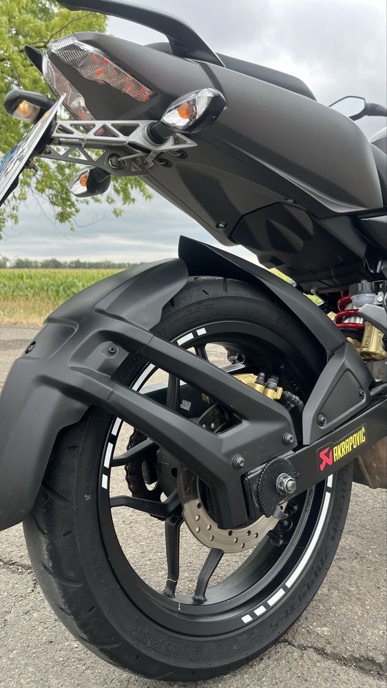 Мотоцикл Bajaj Pulsar NS200