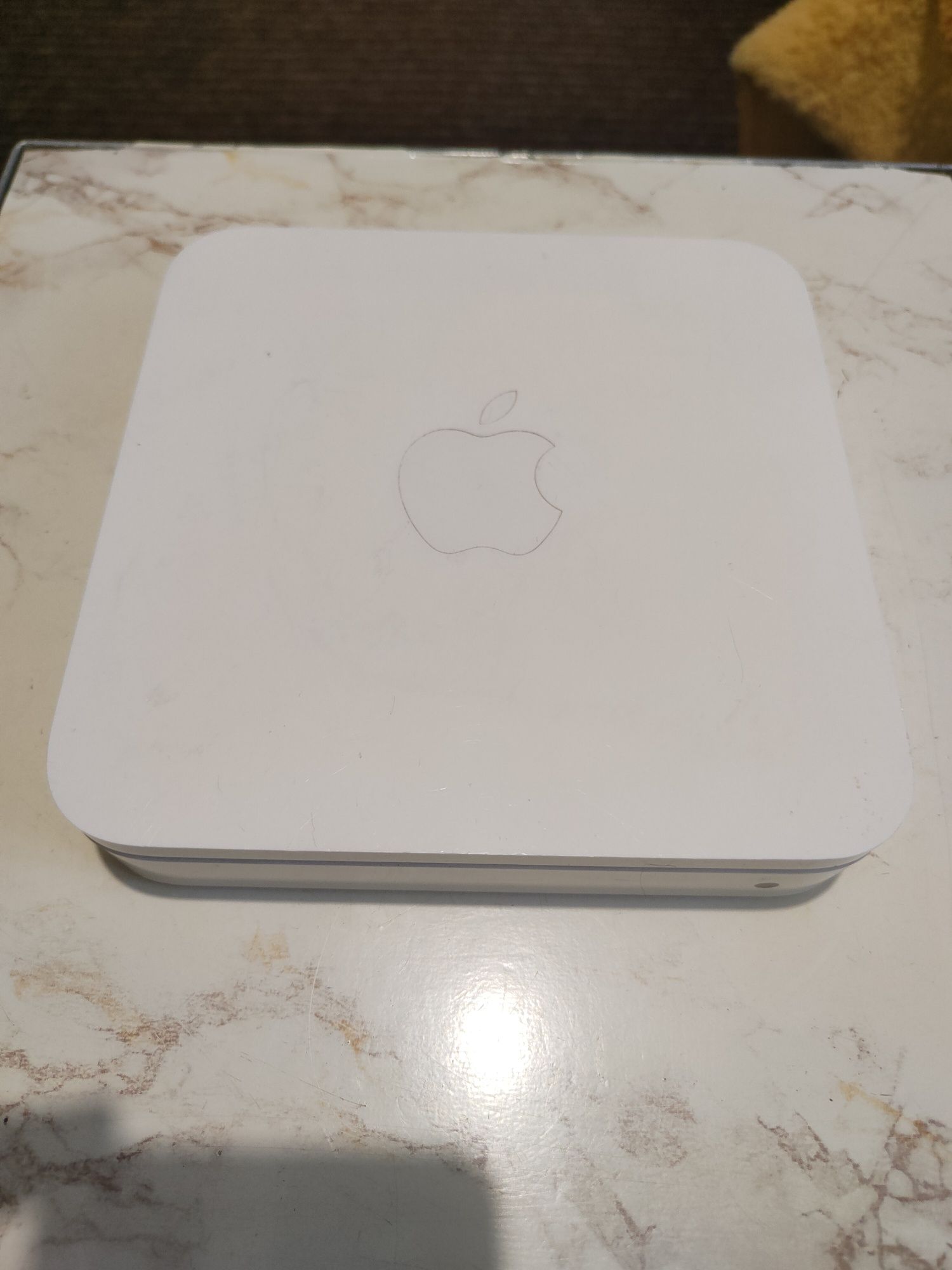 Роутер Apple Airport Extreme A1143