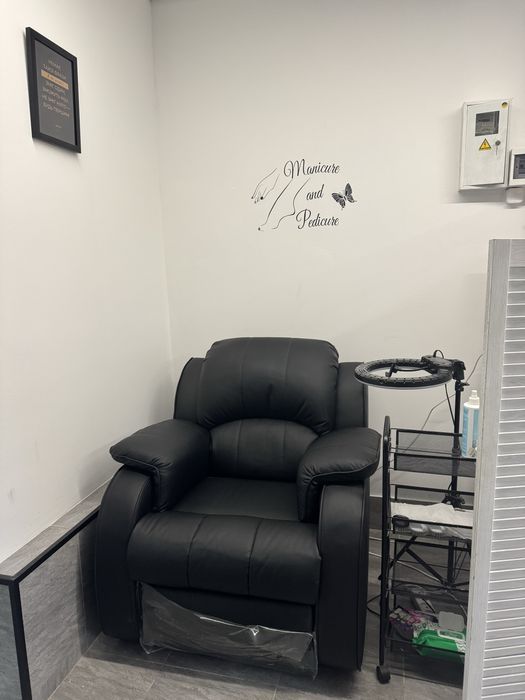 Оренда місця майстра манікюру , бровиста.