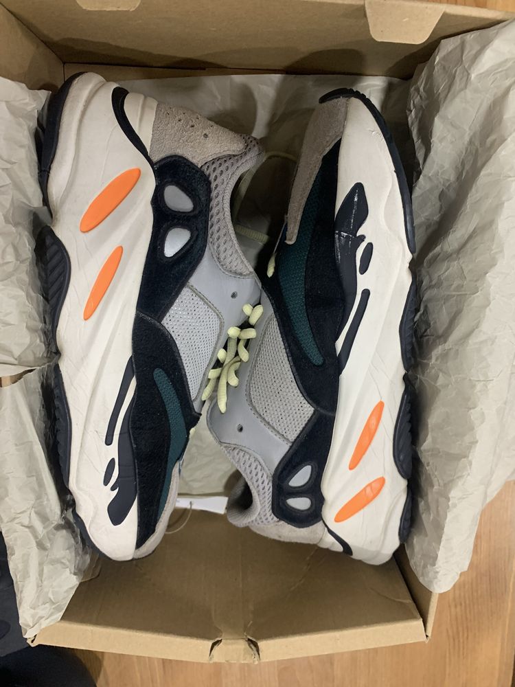 Yeezy adidas em bom estado usado