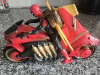 Brinquedo moto do homem aranha