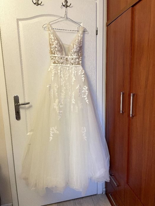 Suknia ślubna Lilian West model 66155 Justin Aleksander