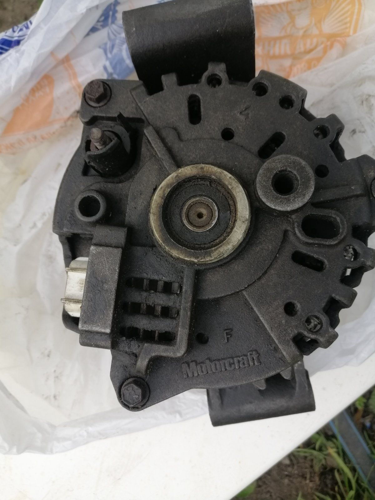 Генератор Ford focus1  USA  2.0  split port (110 A)