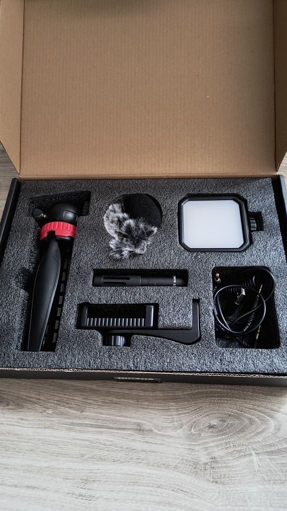 Mozos VLK 1 vlogging kit (mikrofon z lampą)