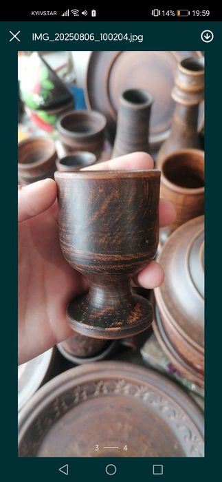 Стопки, стакани, глечики, пляшка для алкоголю.