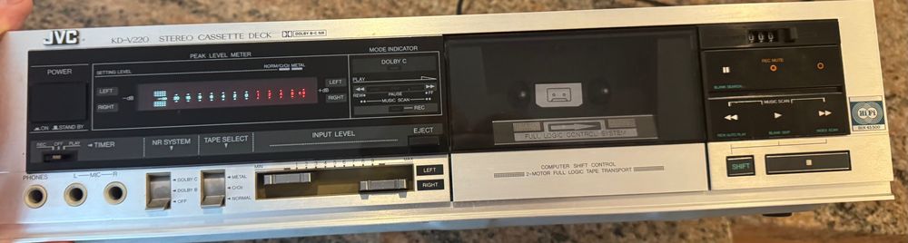 magnetofon JVC KD-V220