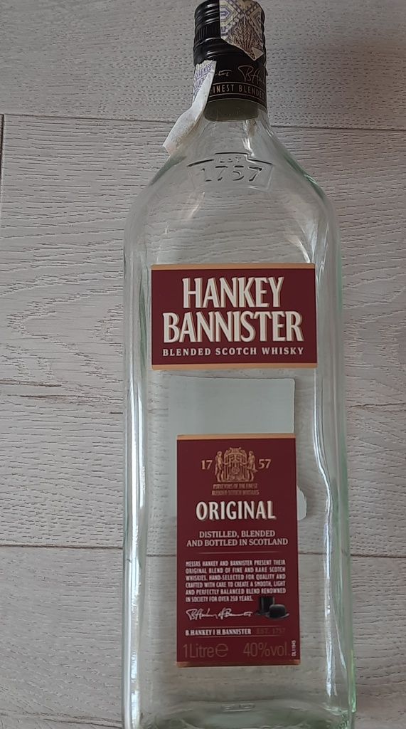Порожні пляшки з під віскі Hankey bannister та лікеру  Jegermeister