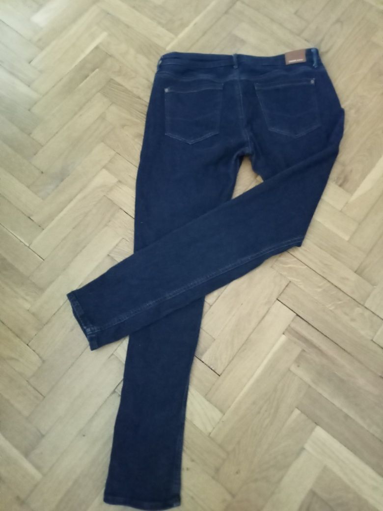 Jeansy Cross Jeans