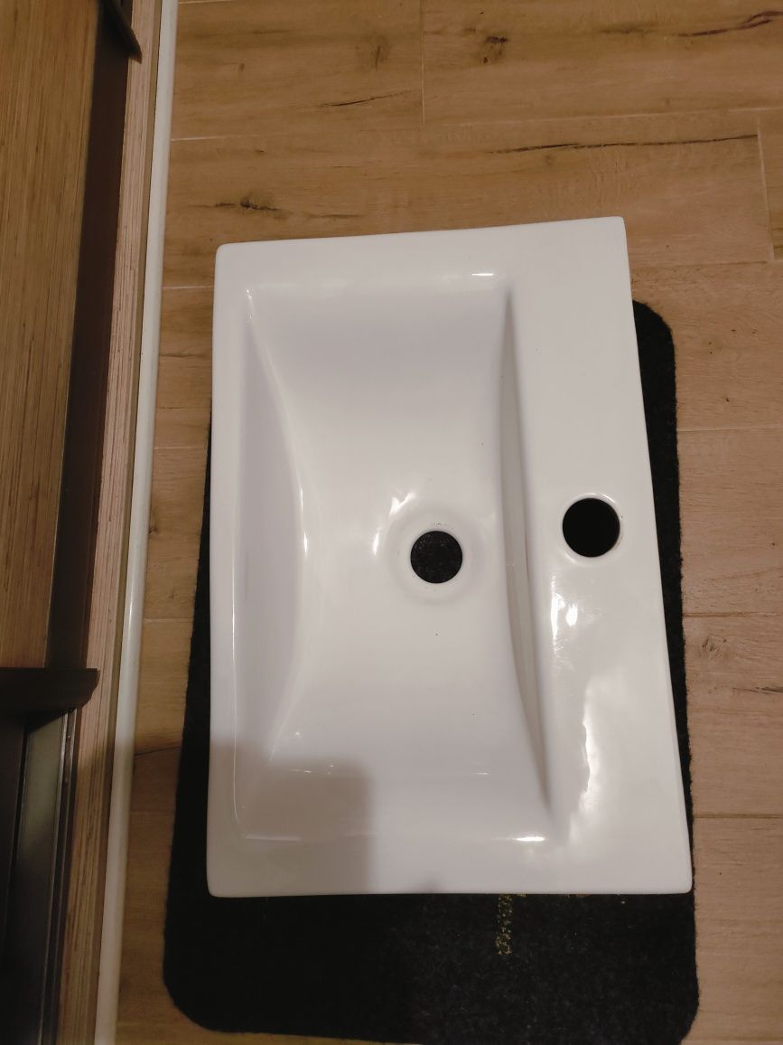 Umywalka ceramiczna