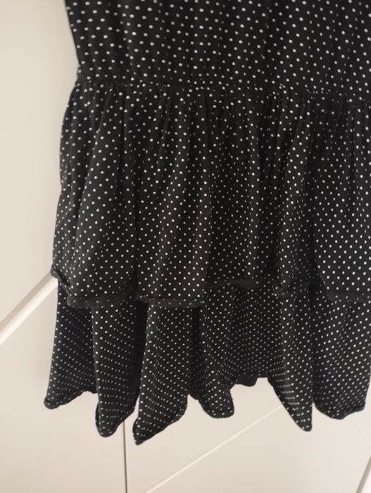 Prześliczna sukienka w groszki z dekoltem v Reserved rozmiar XS 36 /38