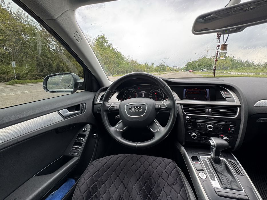 Продам Ауді А4 Б8 quattro 2012 року