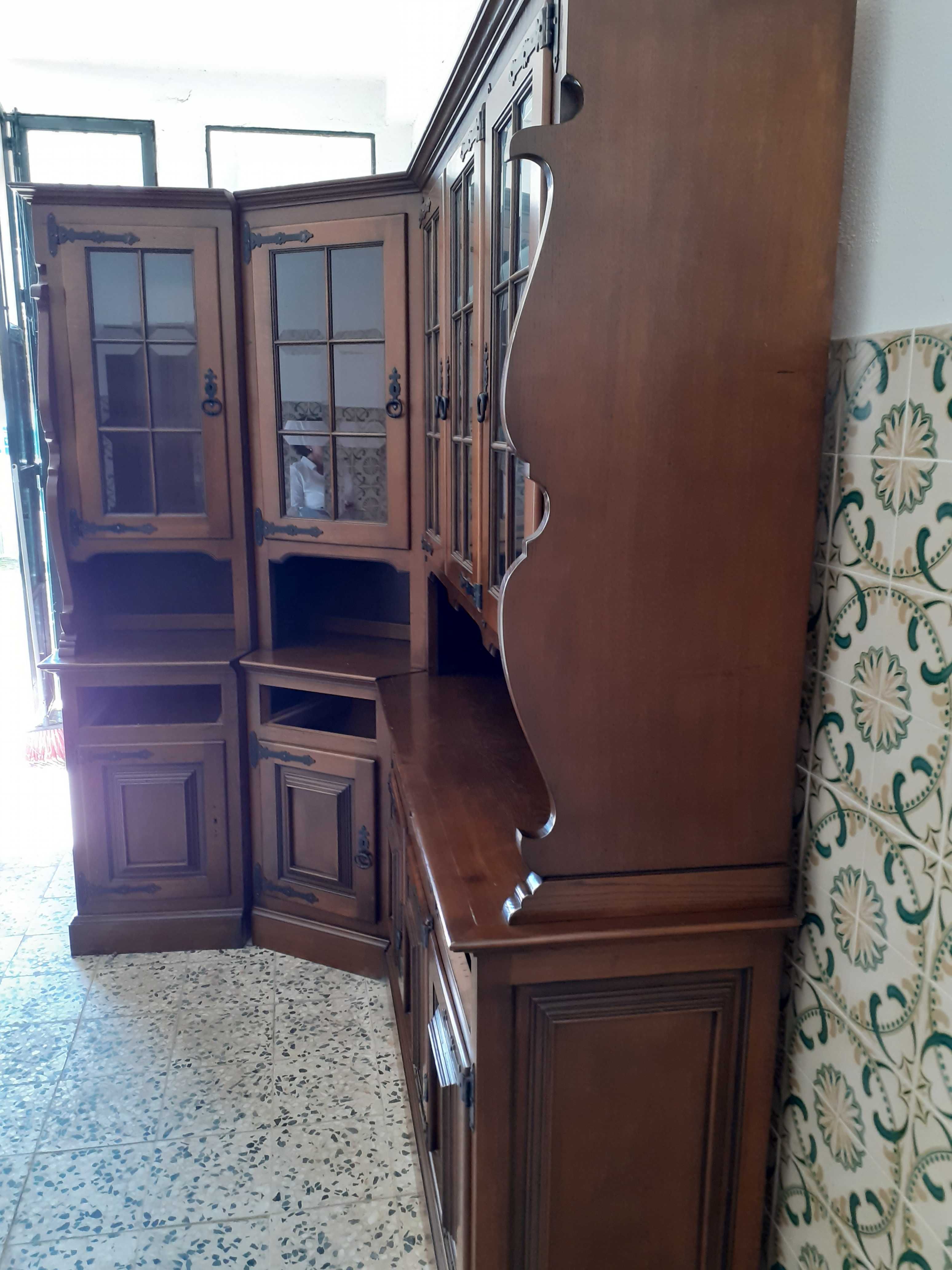 Móvel de canto em pinho