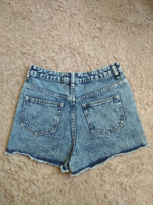 Джинсові фірмові шорти