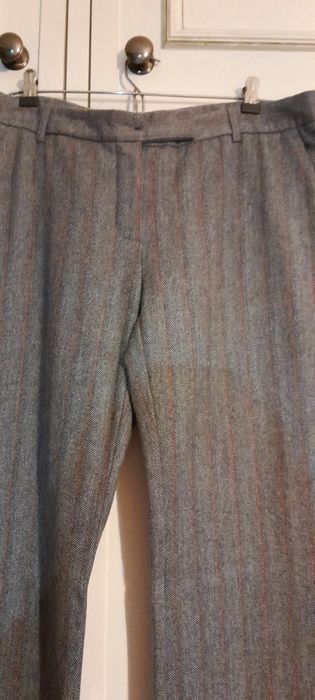 Calcas cortes direito em lã