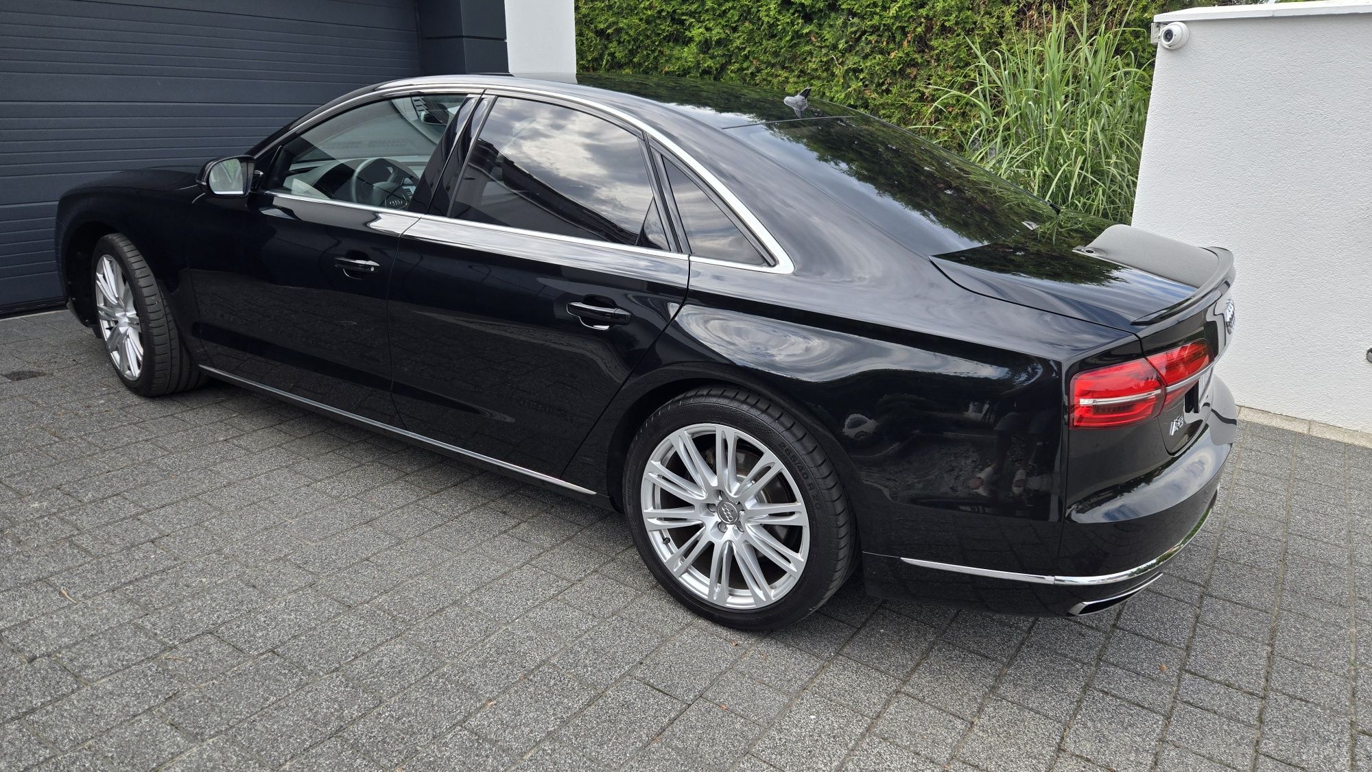 Audi A8 - stan idealny
