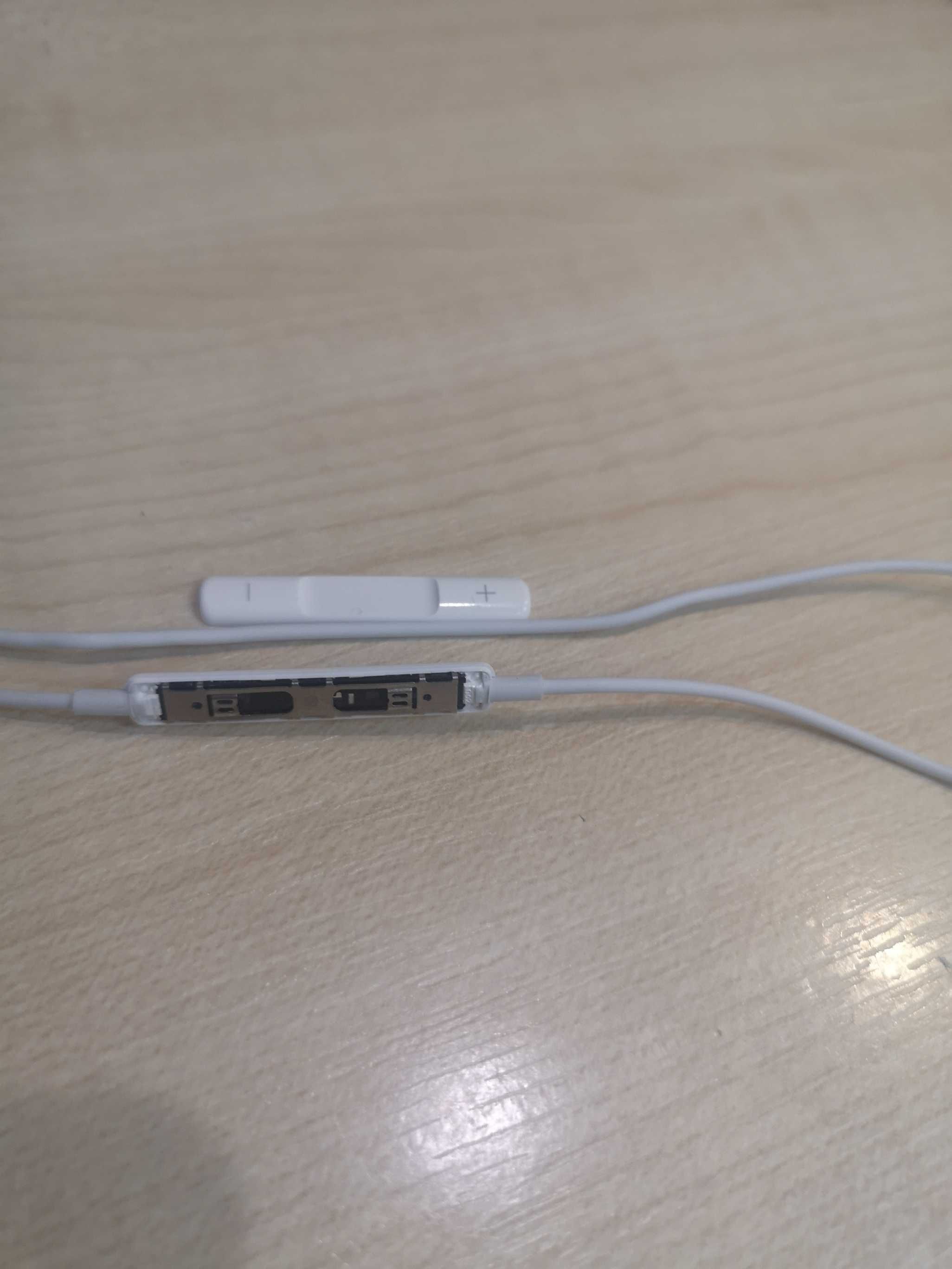 Навушники вкладиші Apple EarPods 3.5mm MNHF2ZM/A мікрофон ОРИГІНАЛ