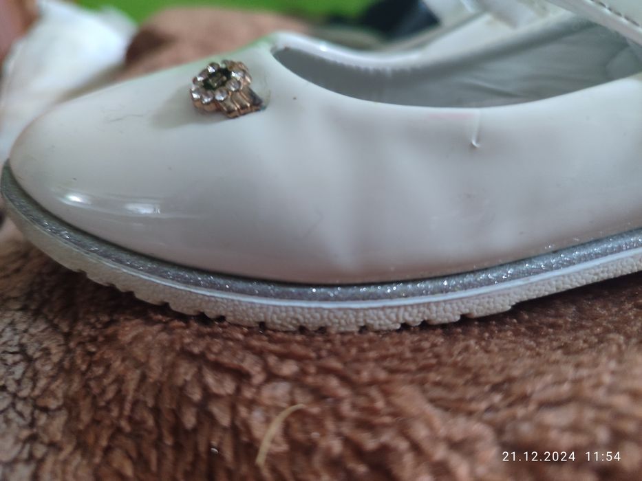 Buty dziecięce lakierki