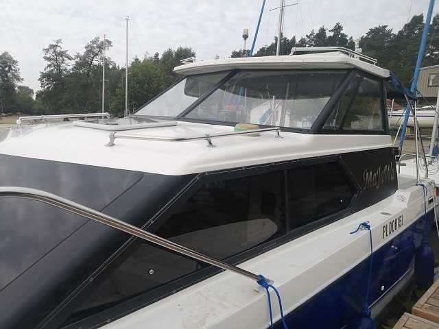 Atrakcyjny Jacht Kabinowy hausbot  Lodz motorow Bayliner 2452  zamiana