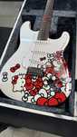 Zestaw kolekcjonerski Fender Hello Kitty Stratocaster - jedyny taki!