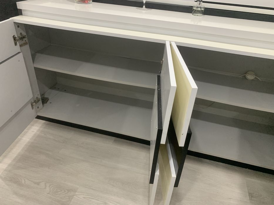 Aparador Sala Em bom estado