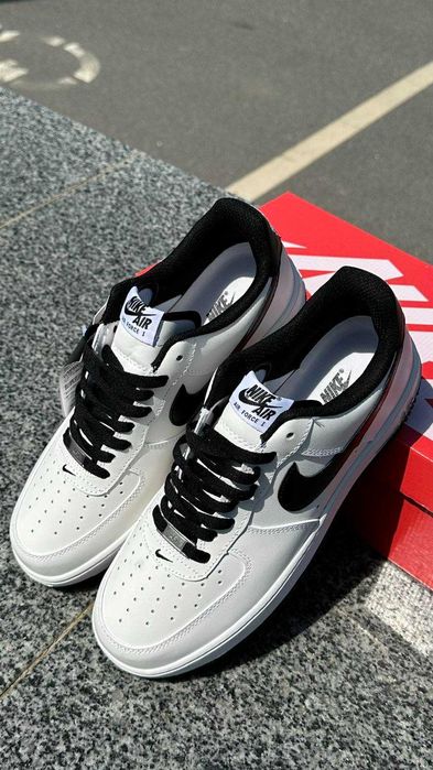 Nike Air Force One White/Black [EUR 41]