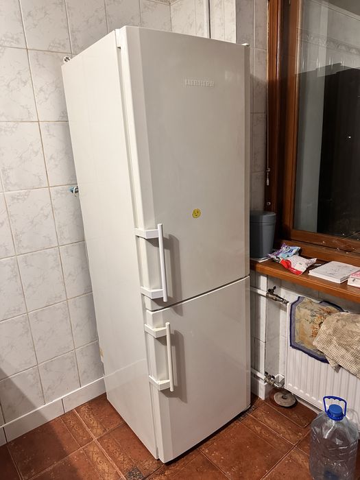 Продам холодильник Liebherr CN 3513