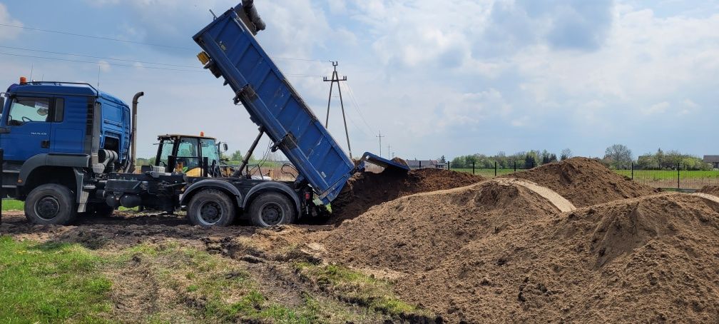 Ziemia naturalna polna pod trawę czarnoziem siana ogrodowa