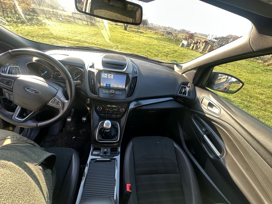 Ford Kuga 2018 1,5 benzyna