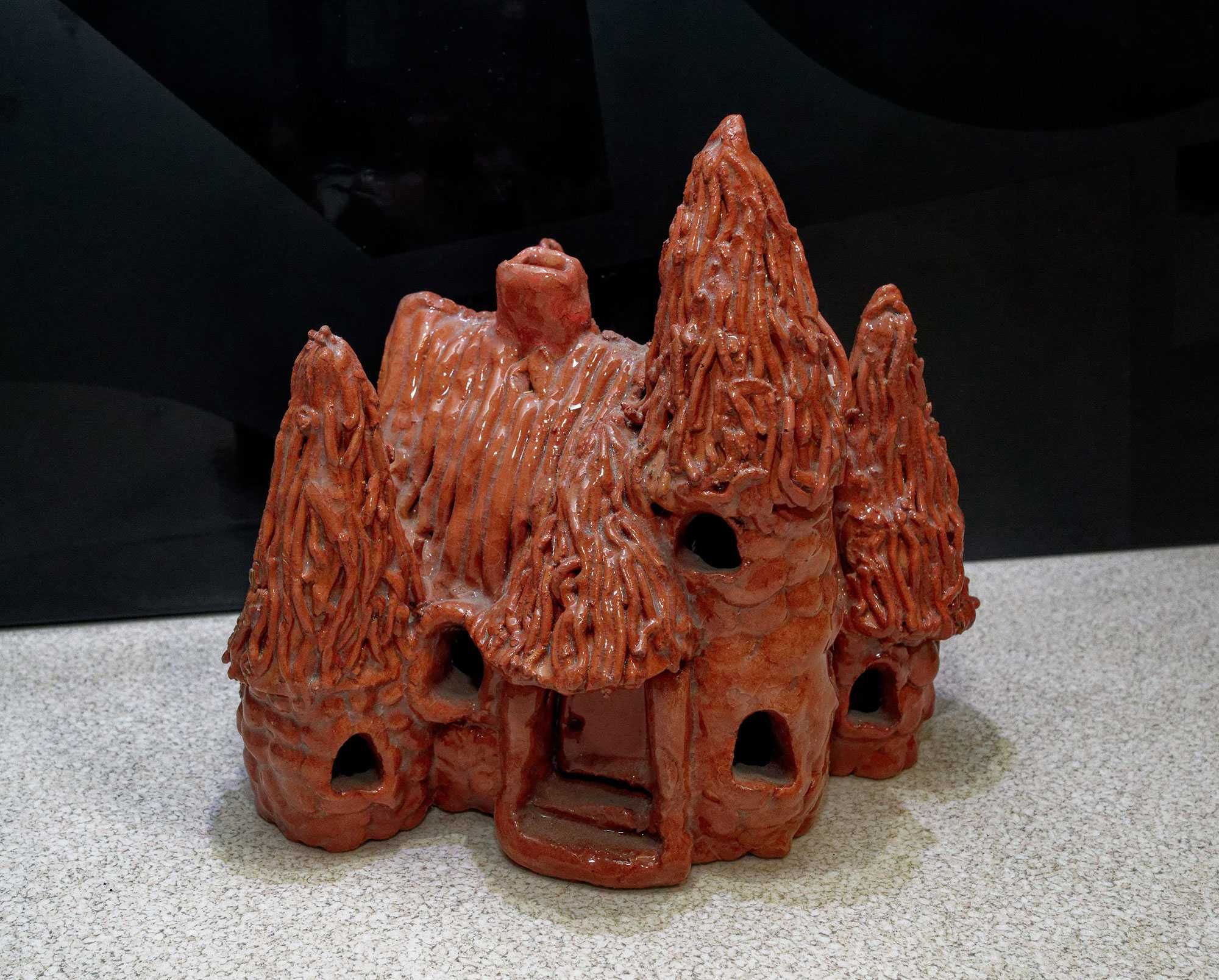 Figurka domek kominek świecznik gliniany naturalny tealight