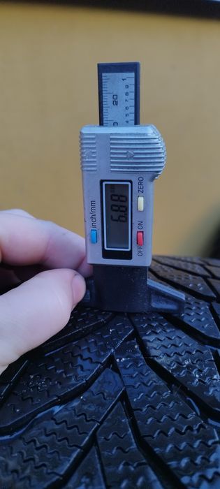 Felgi z oponami zimowymi  225/55R17 101V XL SUV 5x108  ET 70