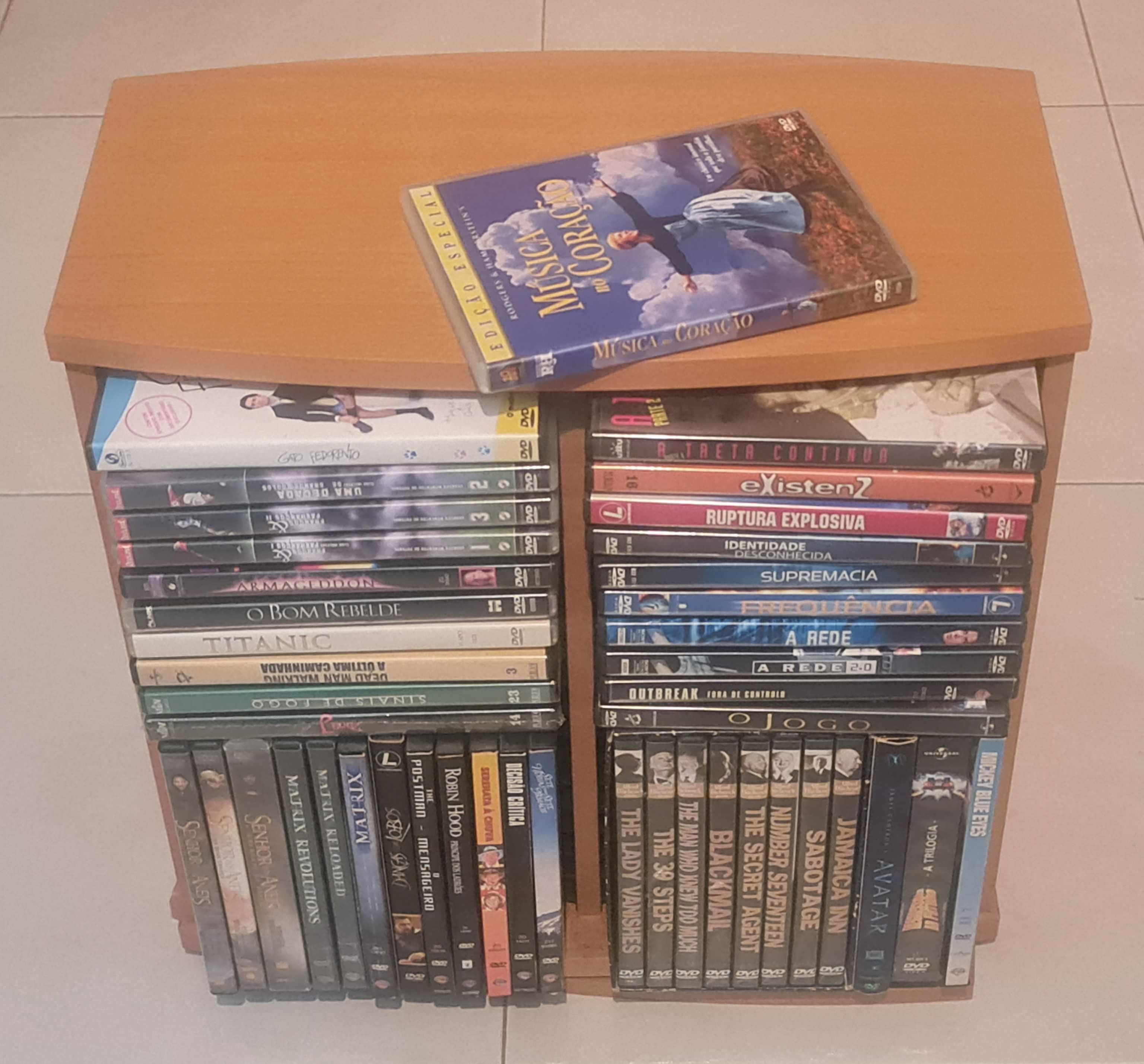 Arquivador para 80 DVD em madeira