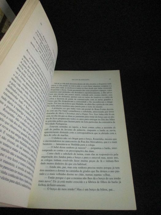 Livro Em Casa de Estranhos Margarida Brum Autografado
