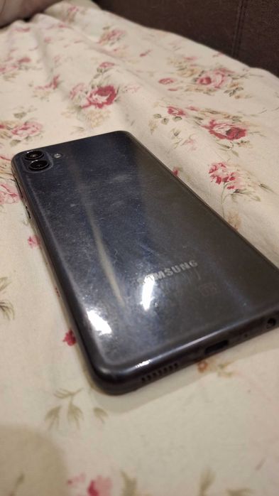 Samsung A04 продаю