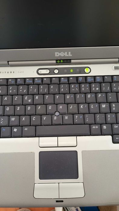 Dell Latitude D400 – Apenas para Peças / Sem Funcionamento