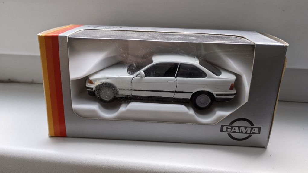 Модели автомобилей Opel, BMW, 1:43