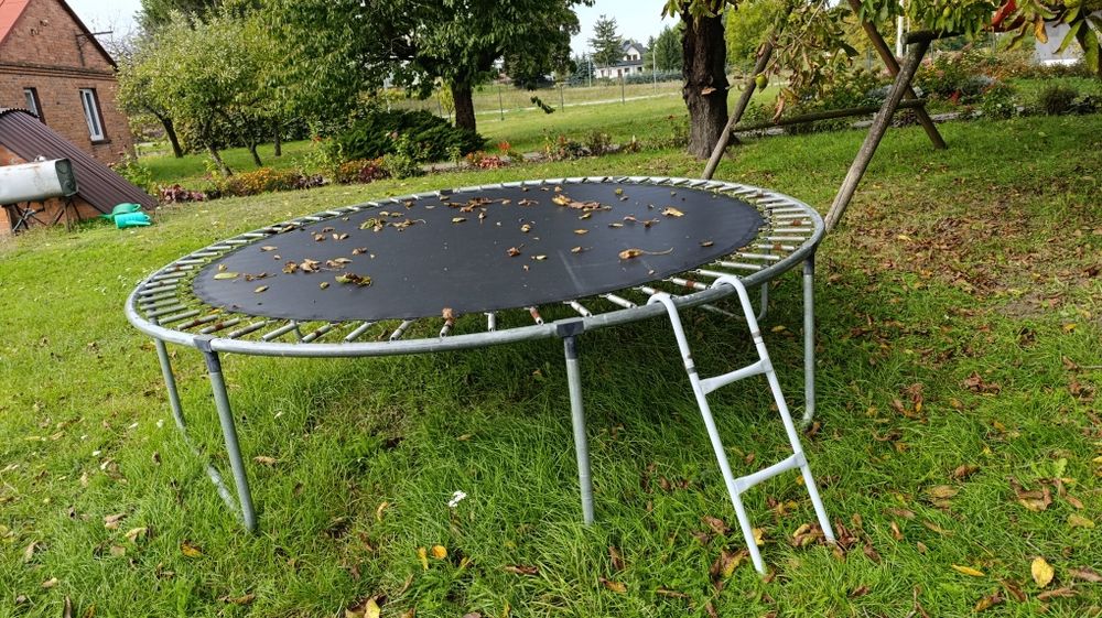 Oddam trampolinę