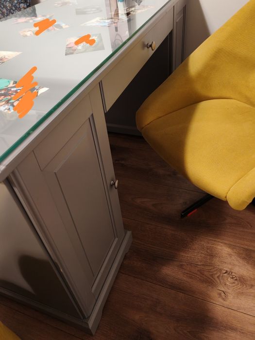 Biurko Hemnes Ikea z szybą