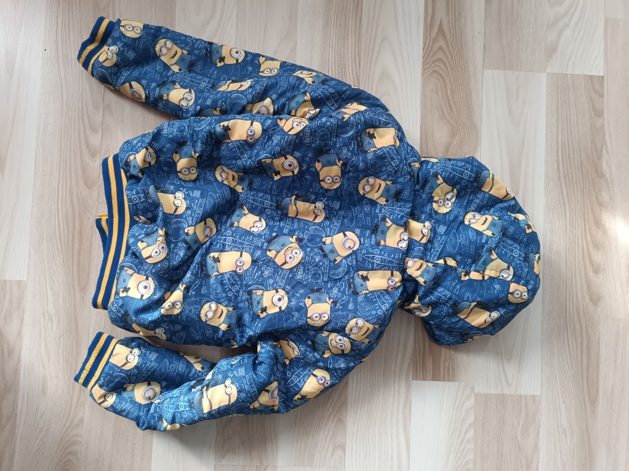 Kurtka Minionki rozmiar 116