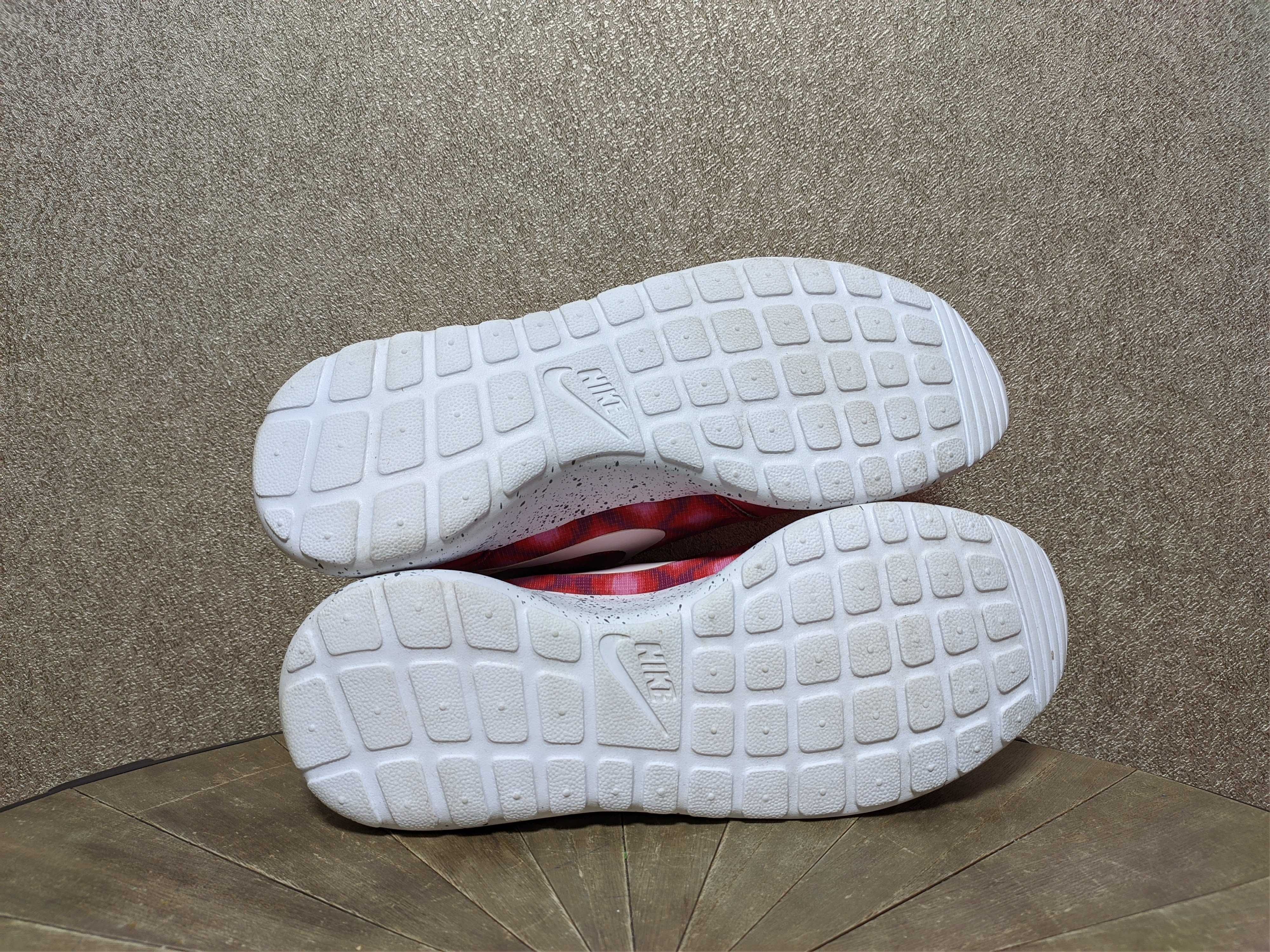 Жіночі кросівки Nike Roshe Run Оригінал Розмір 42(26,5см)