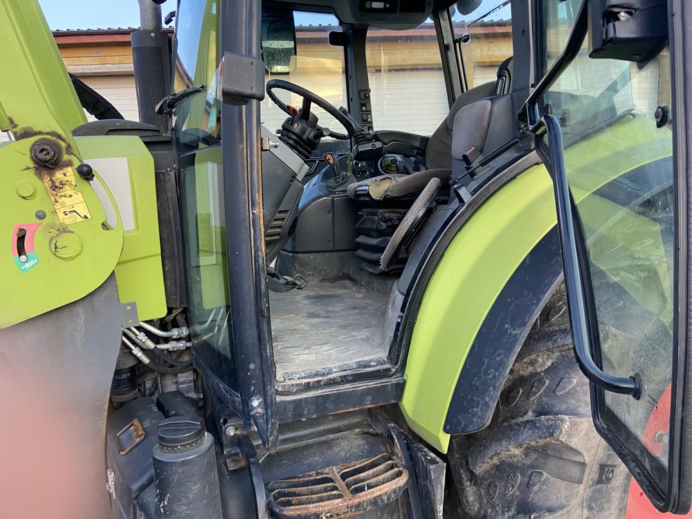 Claas Arion 410 z ładowaczem