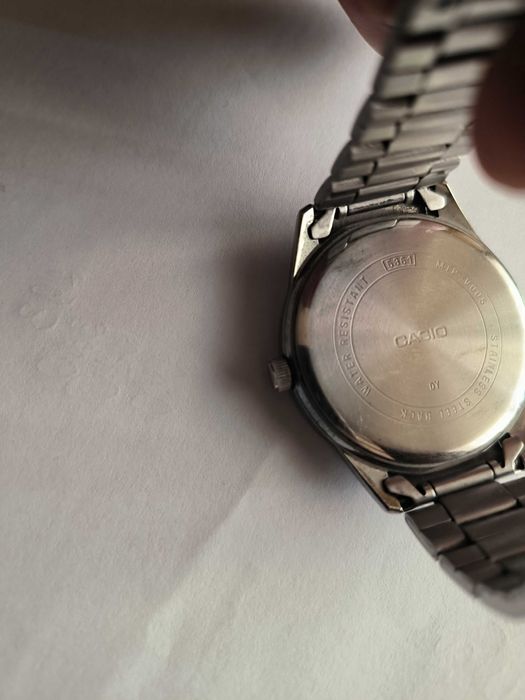 Наручные часы- Casio.
