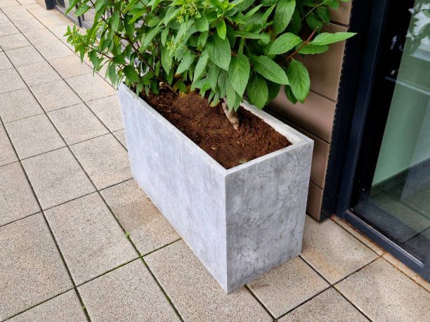 Продаж бетонних вазонів і лав