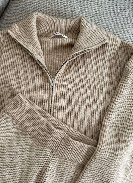 Костюм бежевый вязаный трикотажный вискоза теплый зипка штаны