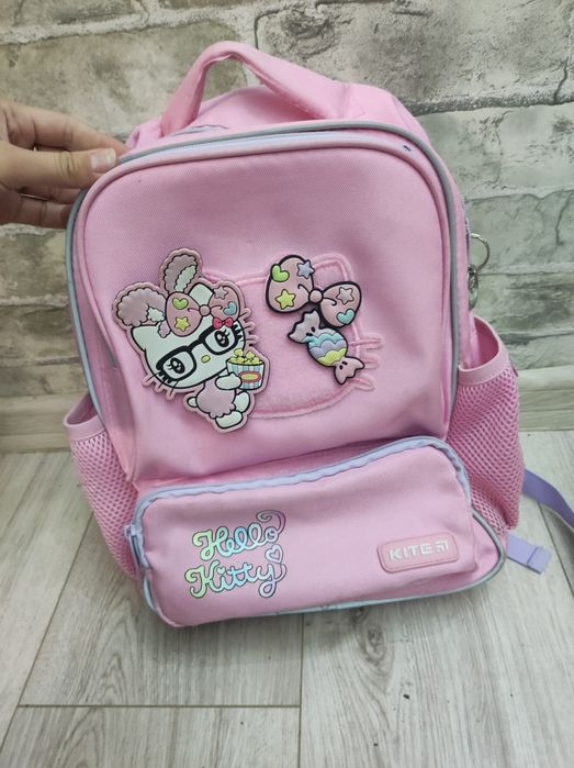 Портфель рюкзак для першокласника кайт хелло Кітті ортопедичний