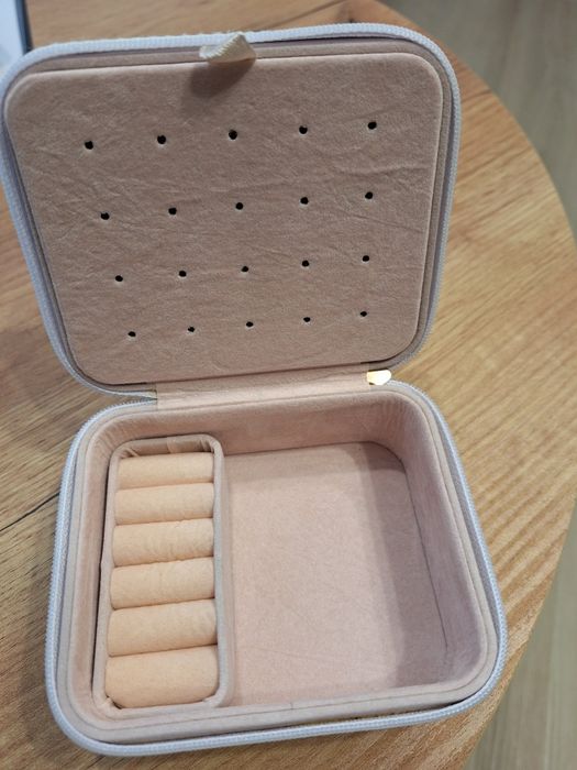 Organizer na biżuterię