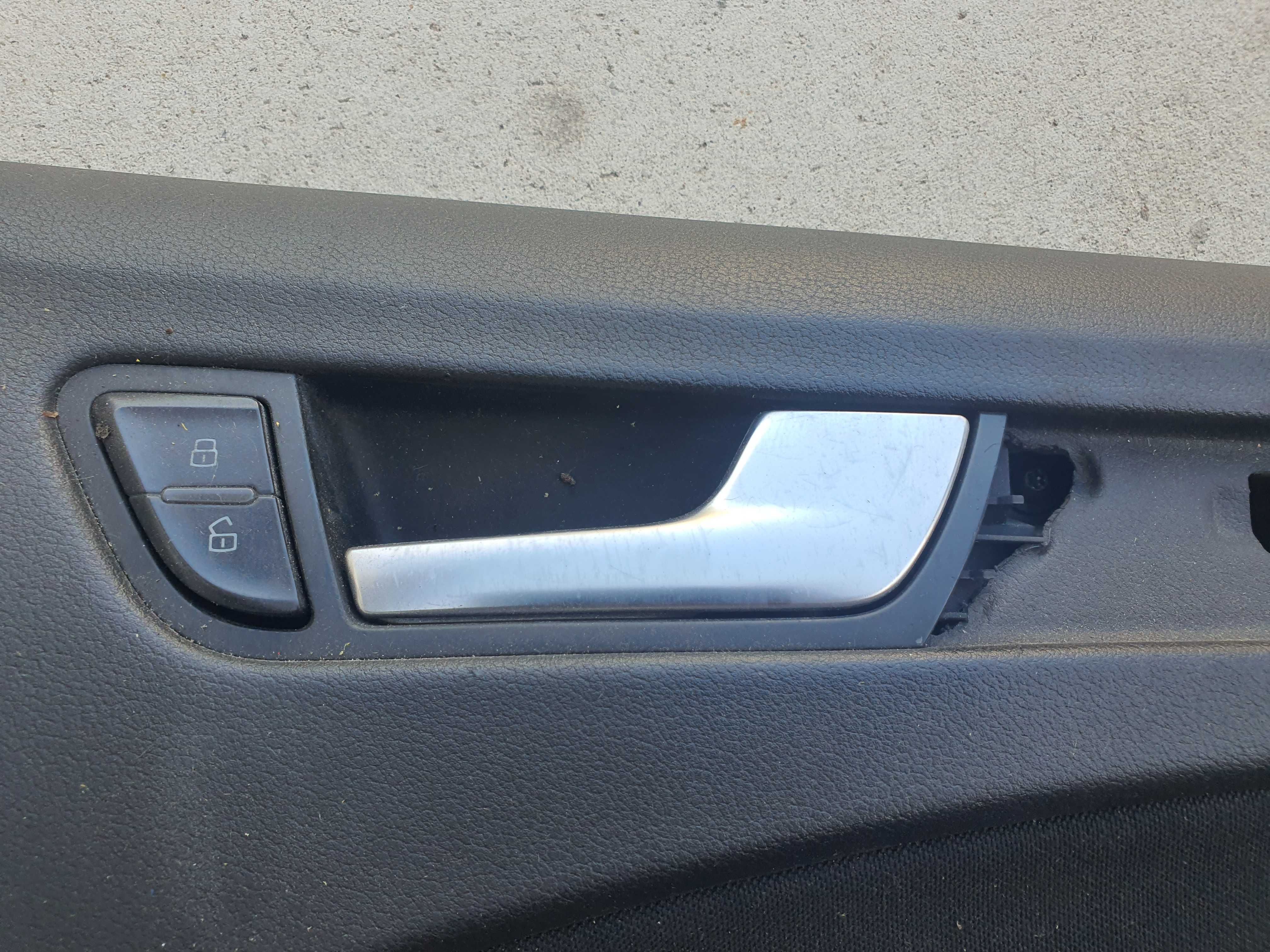 Audi A4 B8 boczek tapicerka czarna welur drzwi prawy przód UK