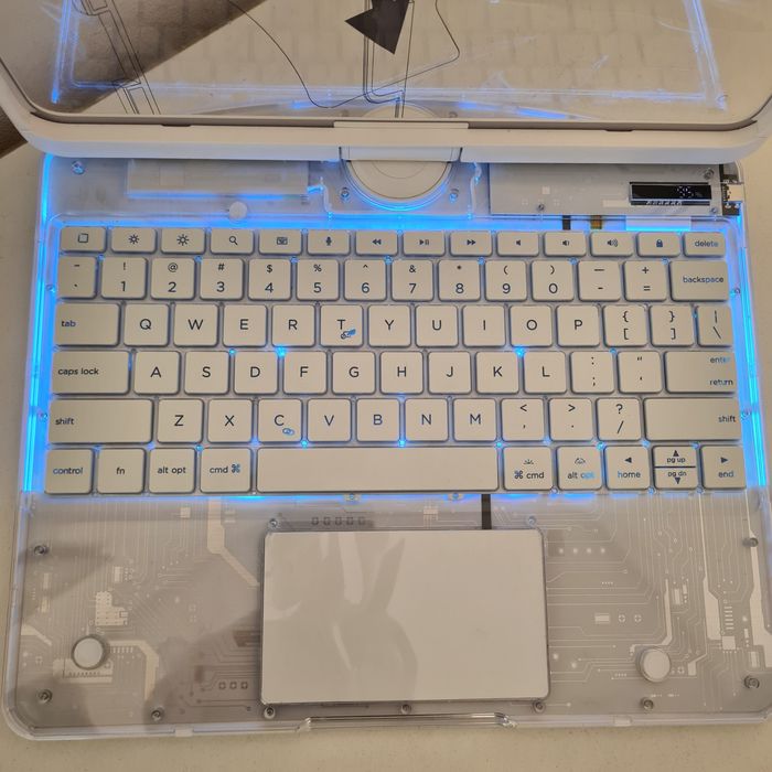 Чохол - клавіатура на Ipad  13" 12.9 з тачпадом та підсвідкою