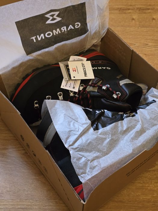 Трекове взуття Garmont