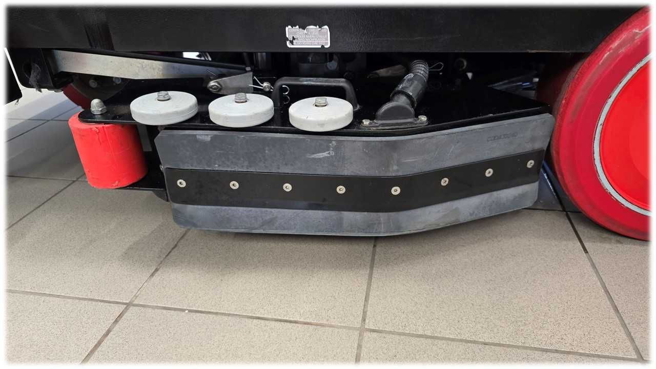 Szorowarka Comac Ultra 120 z nową baterią