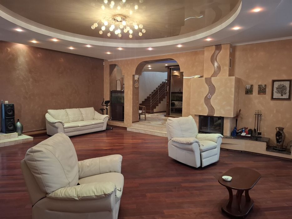 Сдам дом с бассейном, сауной село Троєщина